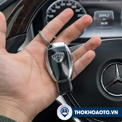lam-chia-khoa-xe-mercedec