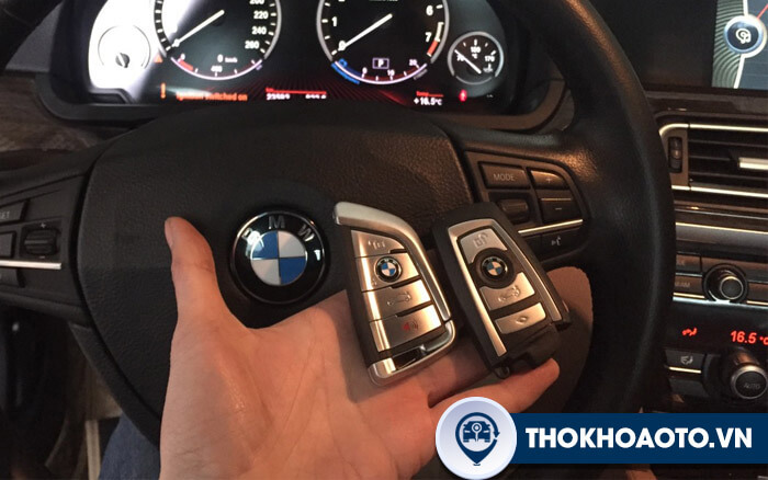 Làm chìa khóa xe BMW tại Thợ Khóa Ô Tô