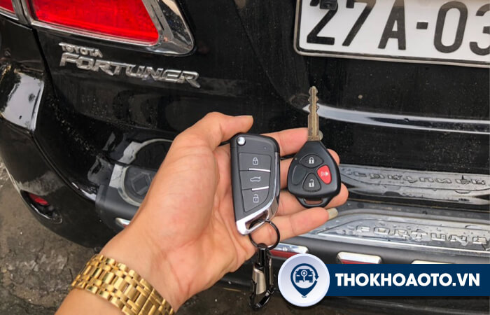 Giá làm chìa khóa xe Fortuner tại Thợ Khóa Ô Tô