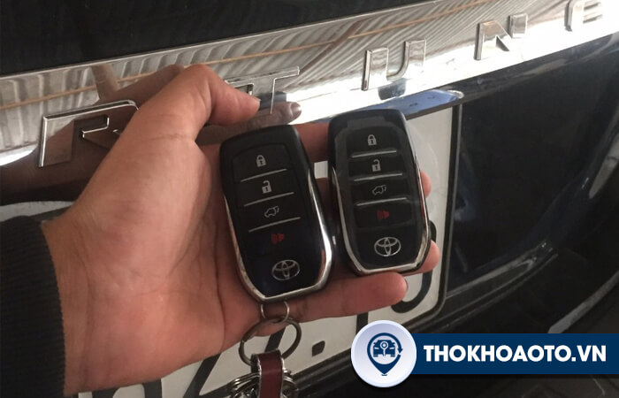 Chìa khóa smartkey xe Toyota Fortuner
