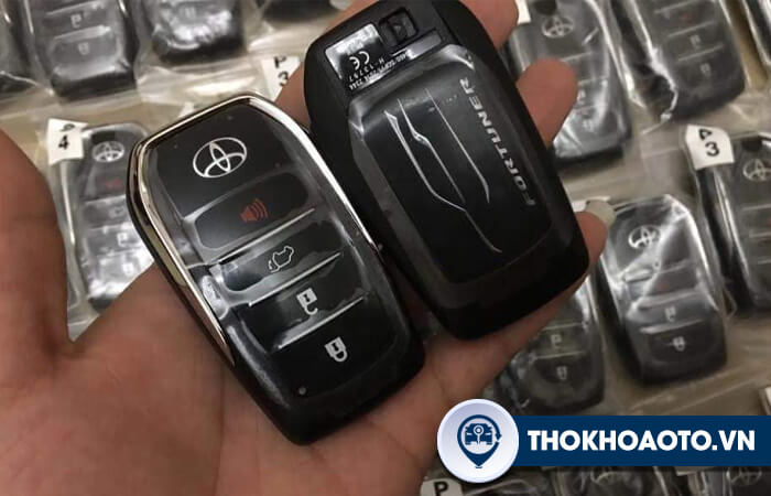 Chìa khóa thông minh Toyota Fortuner tại Thợ Khóa Ô Tô