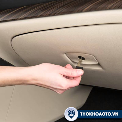 Chế Khóa Cốp Phụ Ô Tô