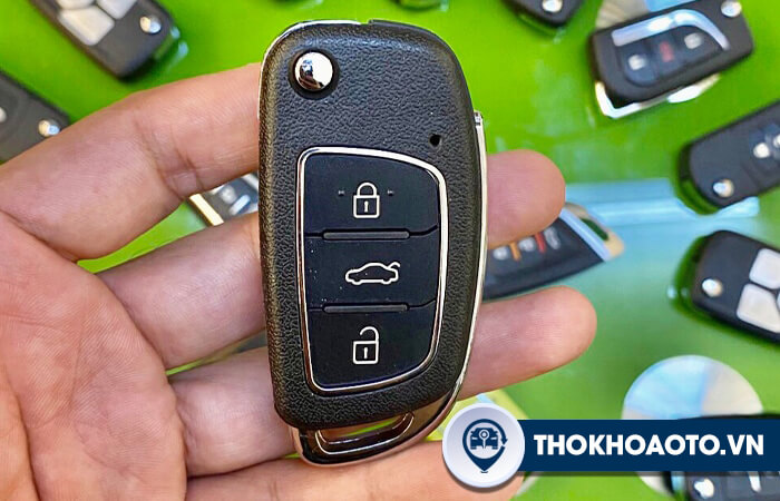 chìa khóa gập ô tô