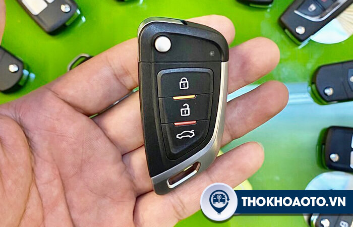 Hình 13: Mẫu chìa gập B29-01 VVDI 3 nút