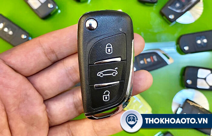 Hình 18: Mẫu chìa gập B11 3 nút