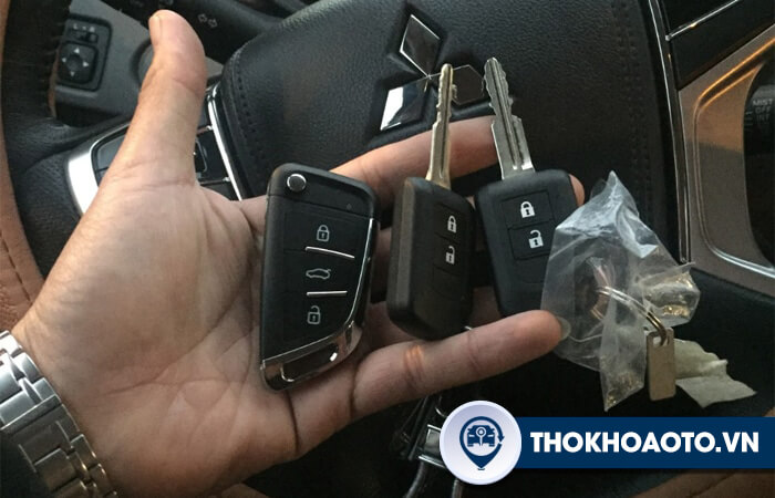 Làm chìa khóa gập xe Mitsubishi - Thợ Khóa Ô Tô